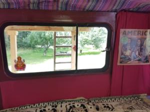 Hippiebus Paradies Apfelbaum (2)